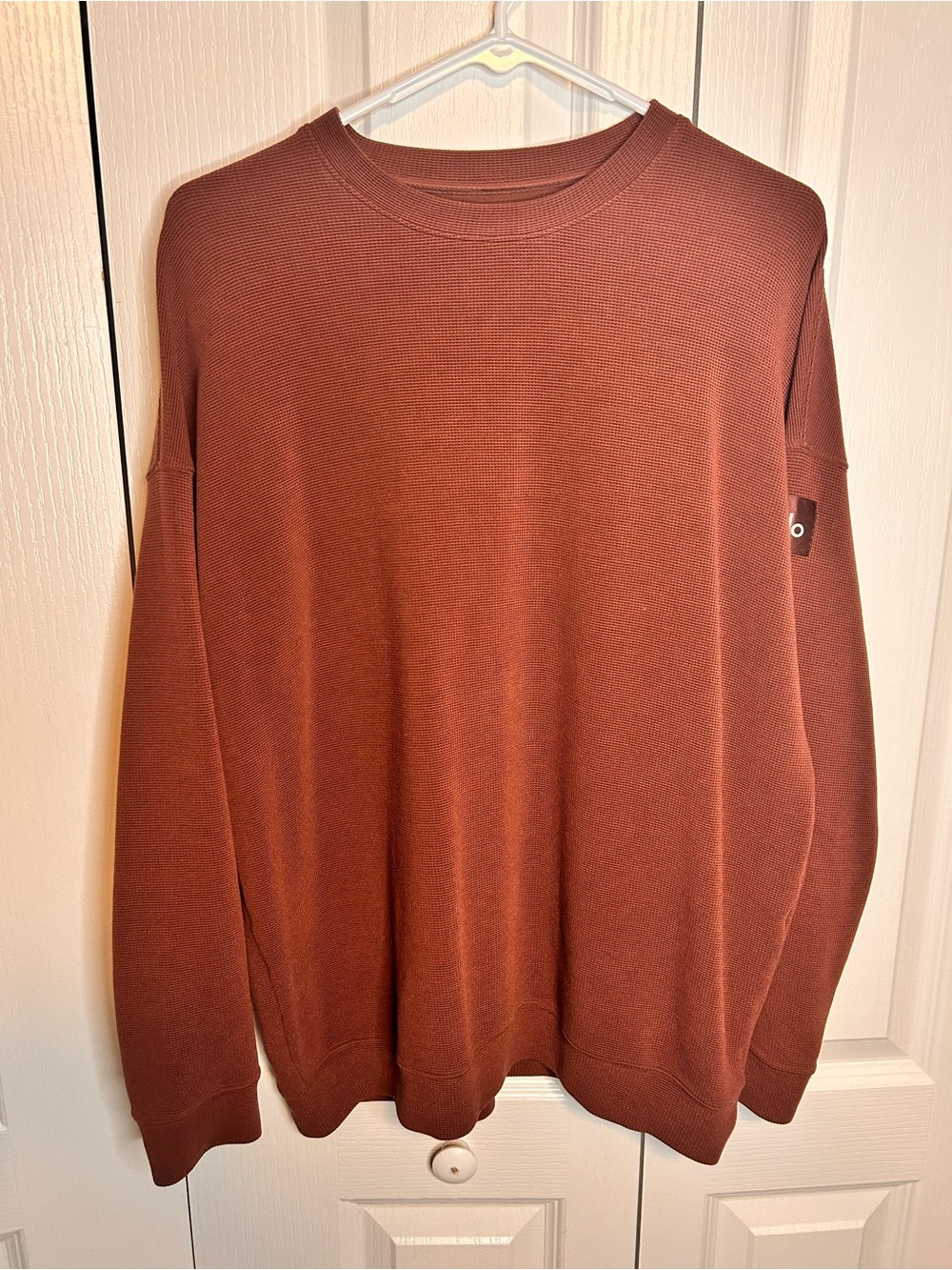 Alo Men's Large Waffle Lounge Long Sleeve Crewneck Sweater in Rust Brown